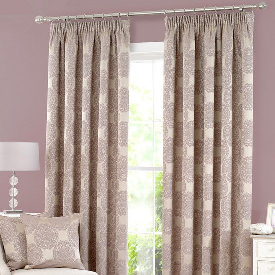 záhradné šatky-ružová-interiérová dekorácia-spálňa-okenné dekorácie