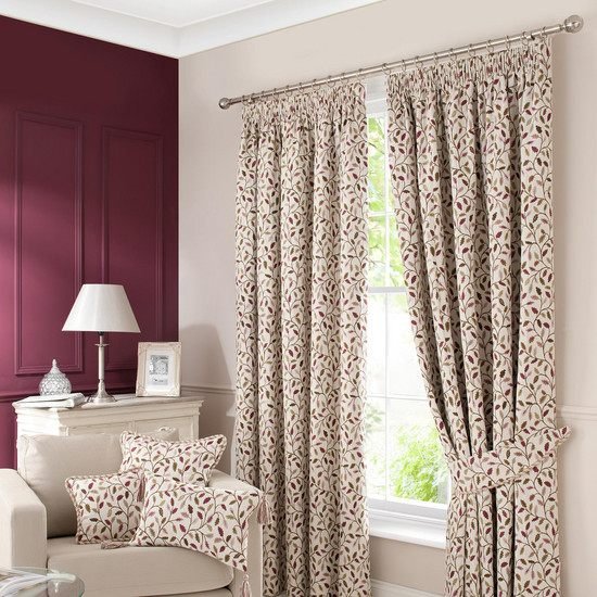 Krížové závesy-vzorované záclony-s-tiebacks-dizajn-kvetinové