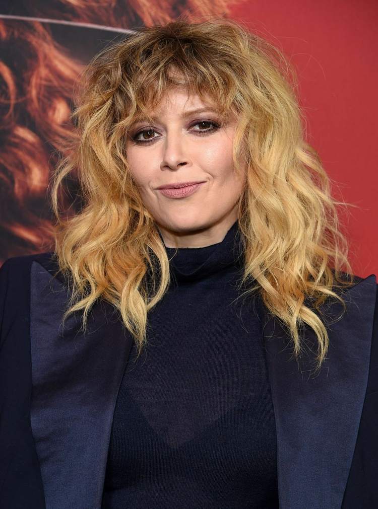 Účes zo 70 -tych účesov pre dlhé vlasy, trendy v trende žien