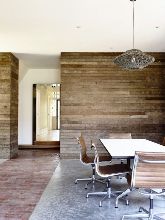 moderný-závesný-svetelný-nábytok-zladený-drevený-obklad steny