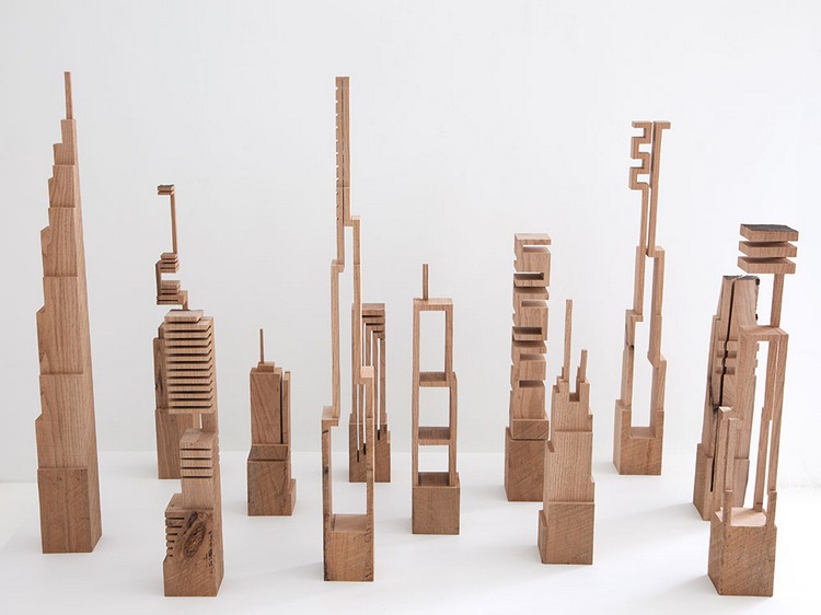 Vyrezávané drevené prvky ako mestské budovy dizajnový rám z drevených prvkov na konferenčný stolík