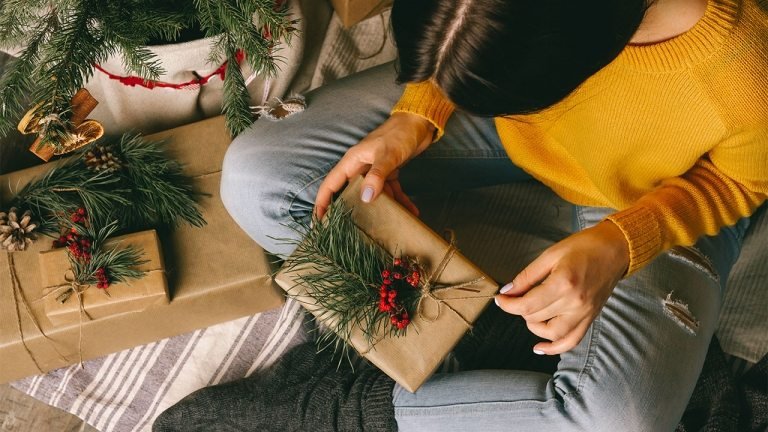 Rozbaľovanie darčekov Hra pre celú rodinu