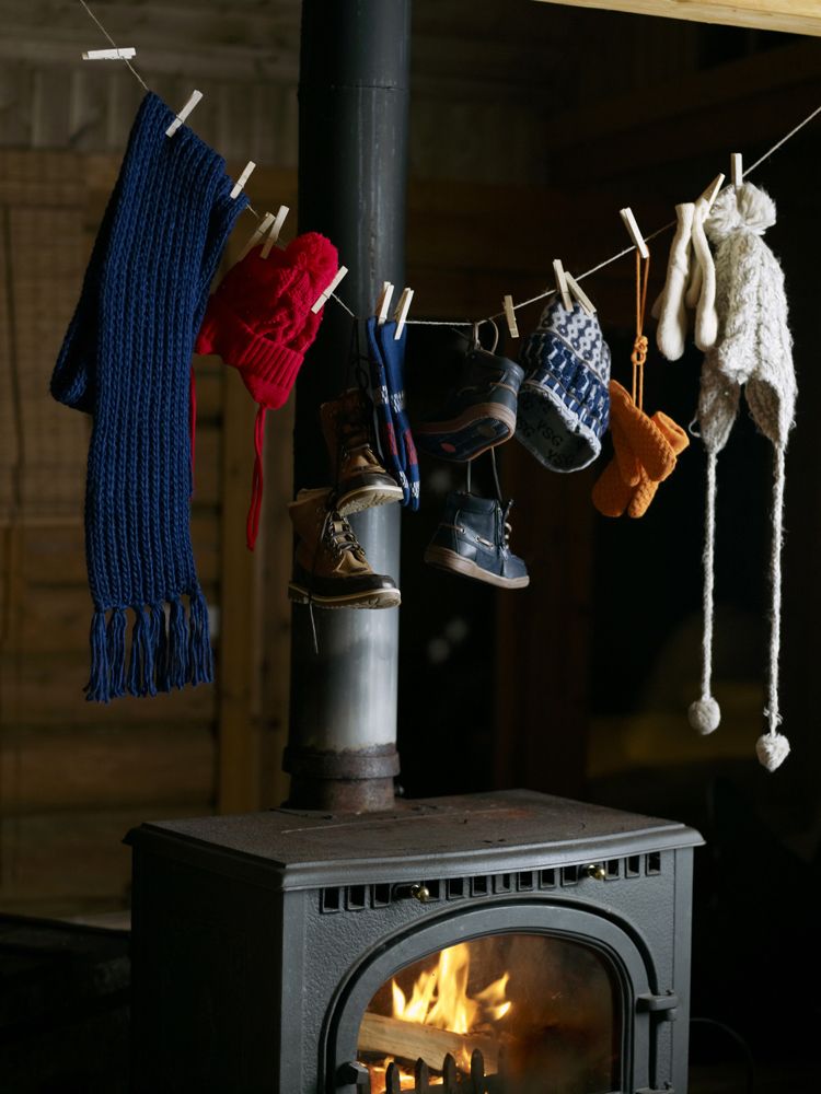 Hranie vonku je najlepší spôsob, ako stráviť čakaciu dobu vianočné hry-vianočné-hry-útulný-krb-oheň-detské veci