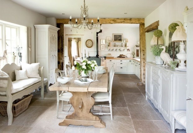 Lavička Francúzsky vidiecky štýl rustikálny drevený stôl terakotové dlaždice