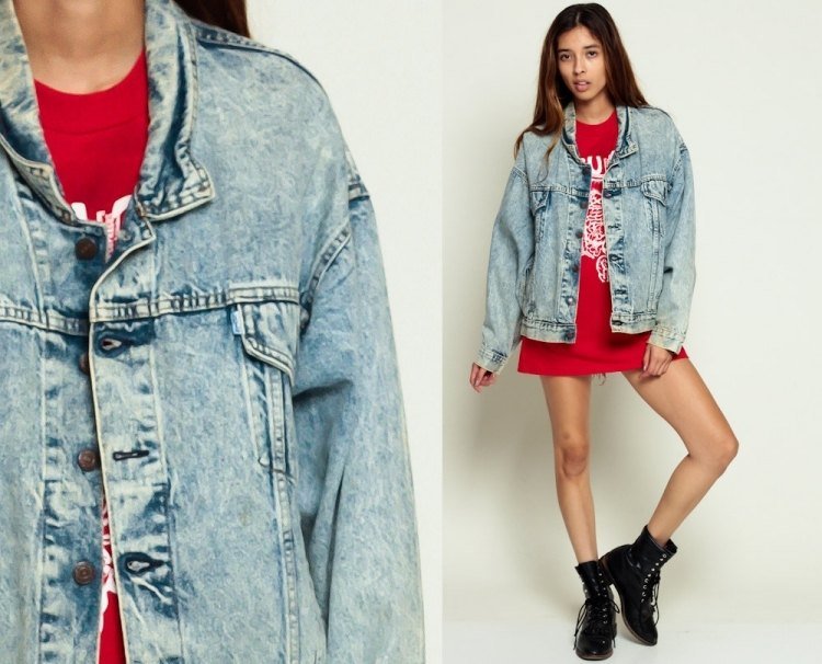 80. móda-rifľová bunda-čipkované čižmy-čierne-tričko-šaty