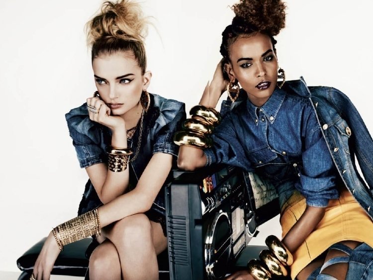 Móda 80. rokov-veľké-doplnky-šperky-denim-pozlátené