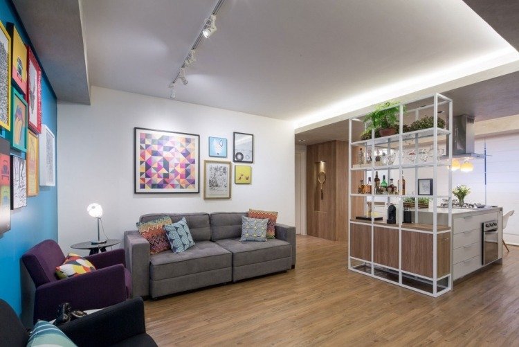 systém nepriamych-LED-stropných-osvetlení-obývačky-miestnosti-regálového systému