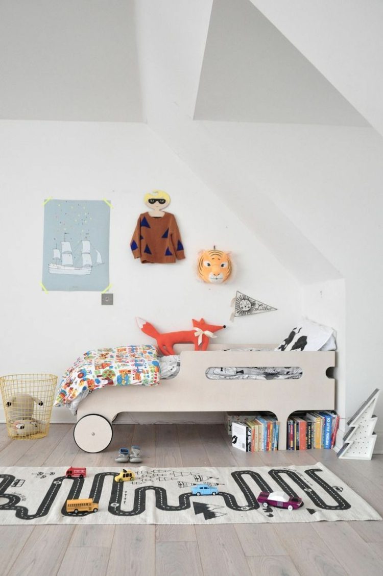 nápady na zariadenie detskej izby kolesá postele retro vkusná drevená šikmá strecha