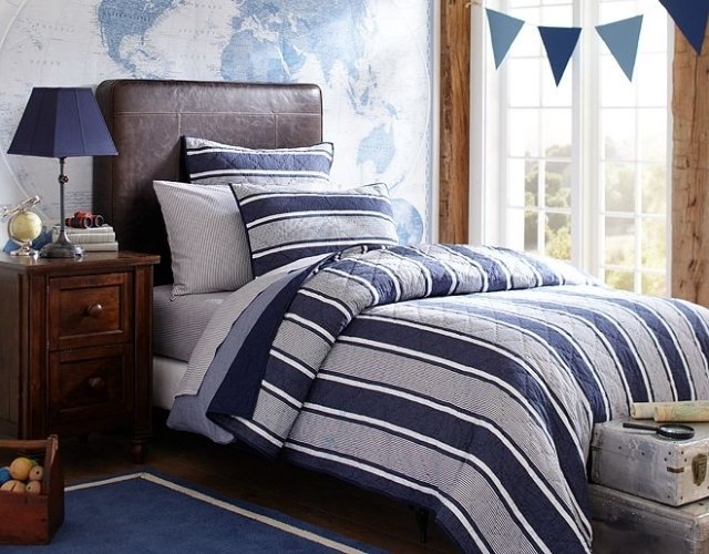 dospievajúca izba-zariadenie-posteľná bielizeň-perina-modré-pruhy