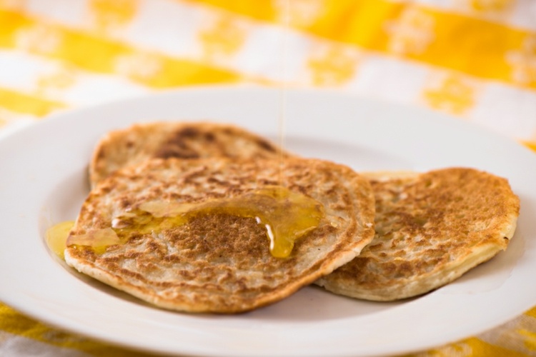 Recepty na intoleranciu fruktózy - pečenie palaciniek na raňajky s ryžovou múkou