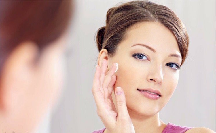 Pleťové masky urob si sám-Nakoniec si na tvár nanes krém urob si sám tvárové masky krém-updo-kráska