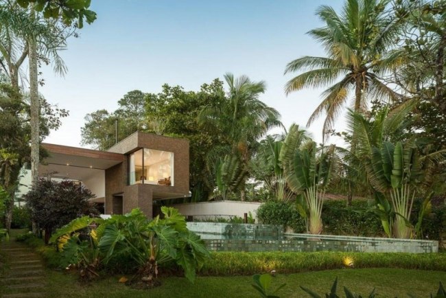 úžasný nápad vytvoriť ochranu záhrady pred zvedavými pohľadmi krásna myšlienka vytvorenia súkromia chráneného pred záhradou