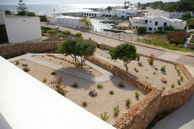 vedľa apartmánového domu ostrovná posteľ nízka stena úplne vedľa apartmánového domu ostrovná posteľ kúzlo krásne dokonalé