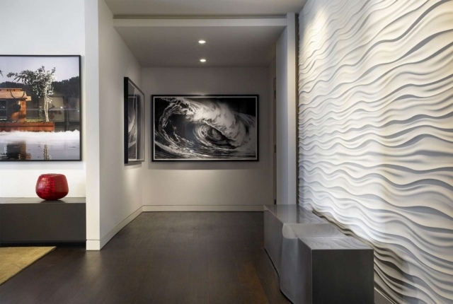 Nástenný dizajn dekoratívne 3D panely vzor bielej vlny na chodbe nápady na dizajn steny dekoratívny-3dd-panely-vlnový vzor-chodba