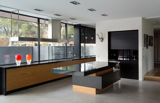 obdĺžnikové hrany-hravé-postavené-ako-kuchynský stôl-úzke-dlhé-miesto na varenie a umývanie