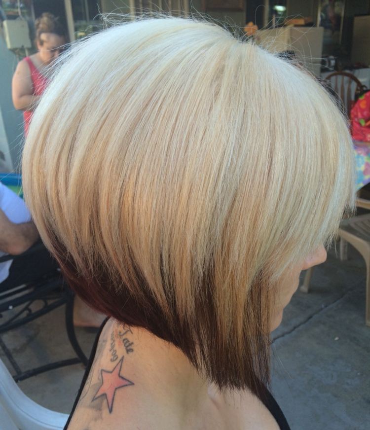 blond stredne dlhý a-line bob dámsky účes