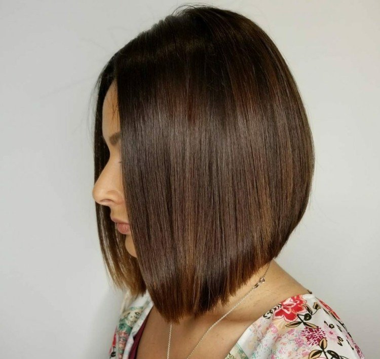 hranatá tvár stredne dlhý a-line bob účes