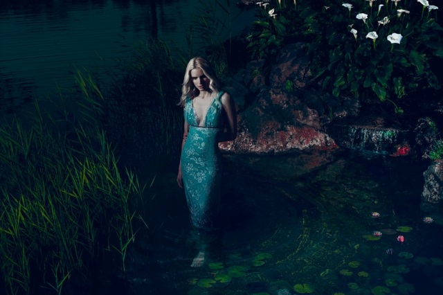 dlhé zelené večerné šaty dámska móda 2015 trendové farby Večerné šaty dámska móda 2015 trendové farby jeseň zima