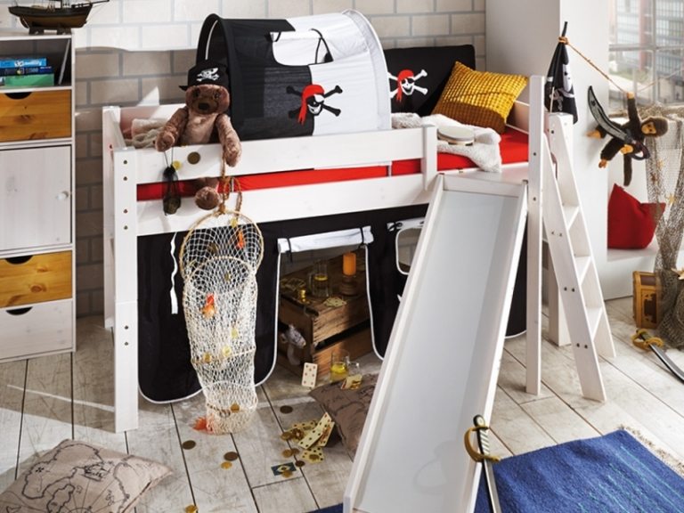 Zariaďte chlapčenskú izbu s pirátskou tematikou Dobrodružná posteľ-škôlka-pol-podkrovná posteľ-chlapec-pirátske hniezdo