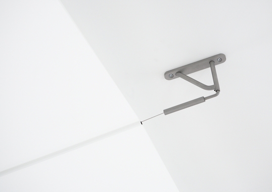 Zavesená konštrukcia strechy vyrobená z textilného obkladu stien