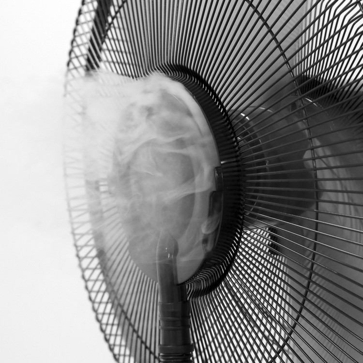 Víťaz testu ventilátora Vasner s testom funkcie hmly a ultrazvuku