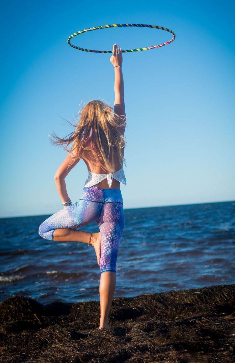 Schudnite pomocou cvičenia Hula Hoop Tree Press