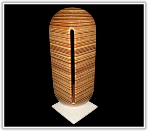 Umelecké výstavy nápady na dekoráciu drevenej figúrky