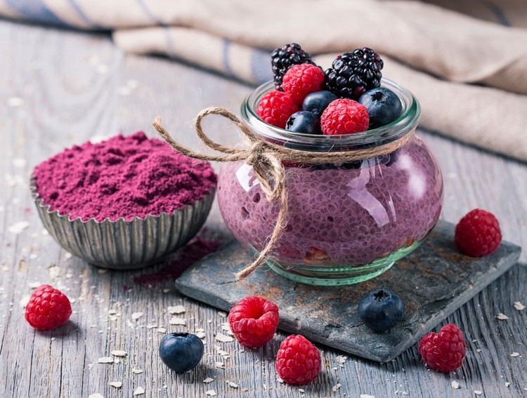 Chia pudingový recept na misku Acai s práškovými receptami na raňajky s nízkym obsahom sacharidov