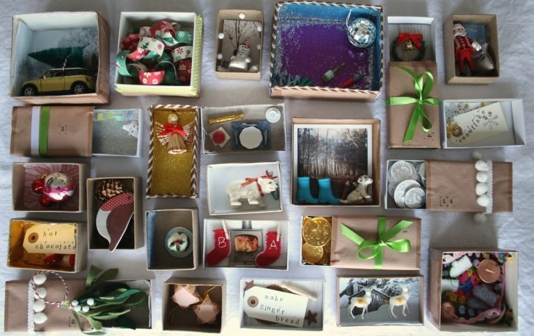 Nápady na obsah malé ozdobné figúrky Ozdoba na stromček Domček pre bábiky v zlatých minciach Shoko v malom formáte