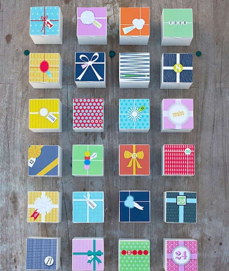 Adventný kalendár si môžete vyrobiť z farebne zdobených škatúľ adventný kalendár drobet farebné škatule vianočná výzdoba deti