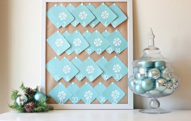 Tinker, moderný adventný kalendár, nástenkový papier sami Vyrobte si moderný papier sami modré vianočné ozdoby