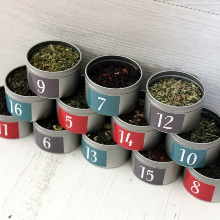 Pre dospelých si vyberte čaj na vyplnenie vianočného kalendára adventný kalendár-dospelí-čaj-rozdávanie-odrôd-zimný nápoj