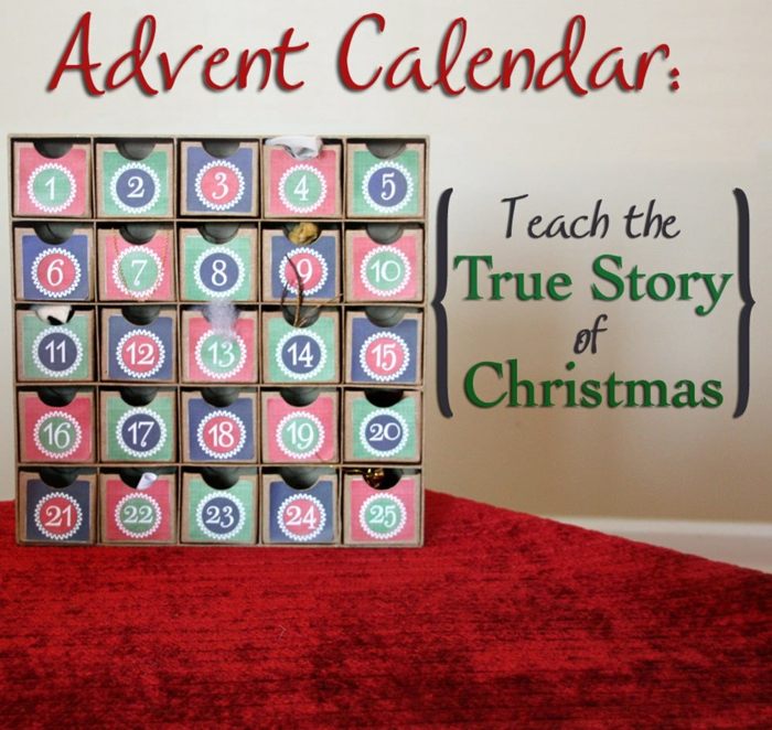 Adventný kalendár vyrobený z dreva so zásuvkou malý zásuvkový adventný kalendár