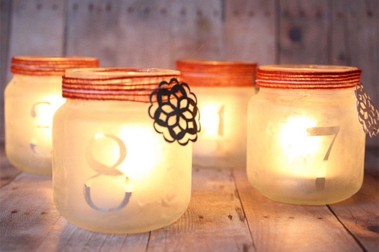 Adventný kalendár v sklenených sviečkach a nápadoch na polevy