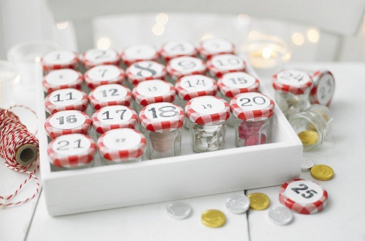 Tinker adventné kalendáre v pohári a naplňte ich nápadmi a pokynmi