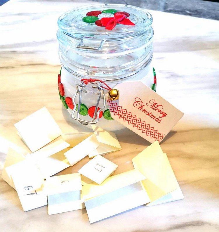 Drobné adventné kalendáre v pohári a naplňte ich nápadmi a ozdobami