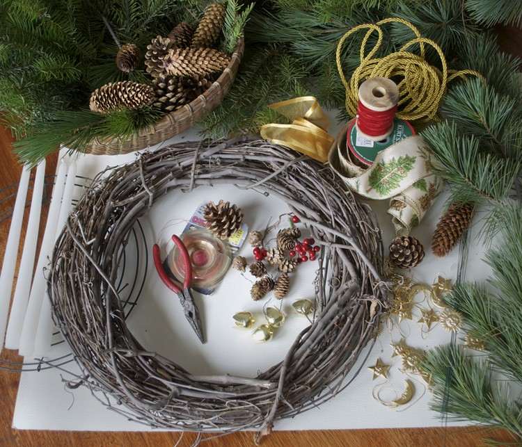 Vŕbový veniec ako rám na adventný veniec Závesný adventný veniec s potrebným materiálom