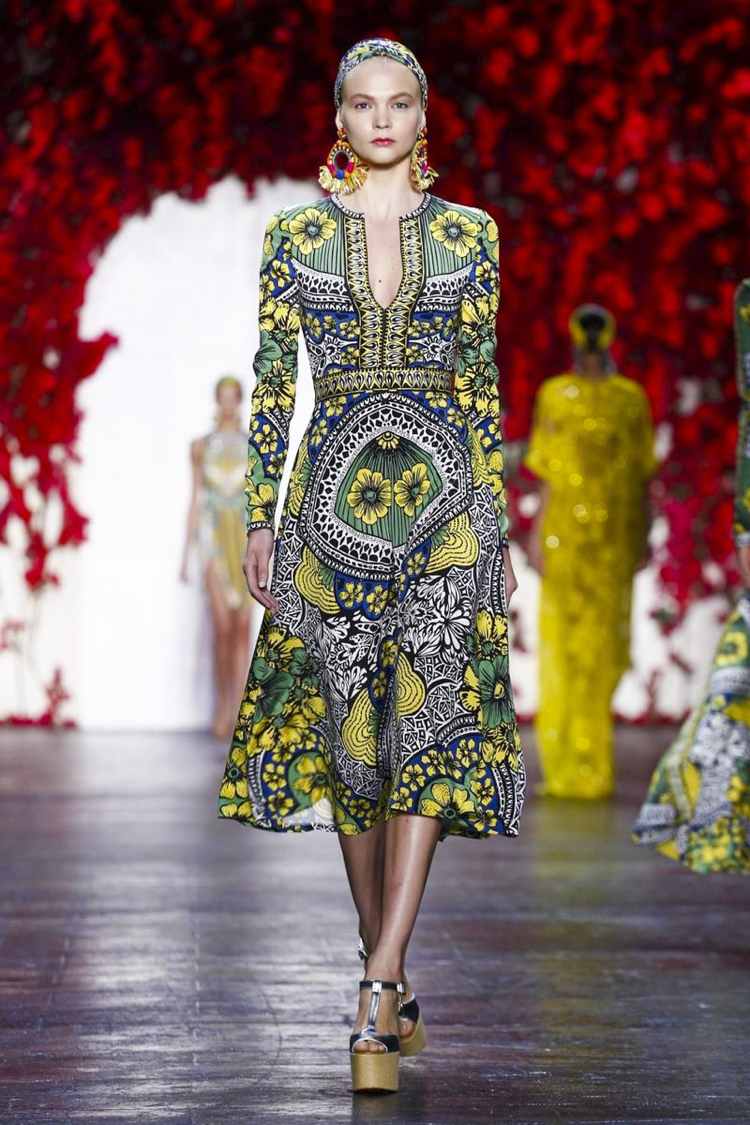 africké módne šatkové šaty dlhé po kolená farebné prírodné motívy