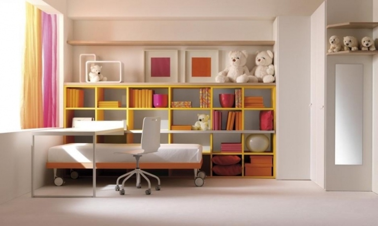 Javorový nábytok-detská izba-poschodová posteľ-nástenná polica-žlto-sivá