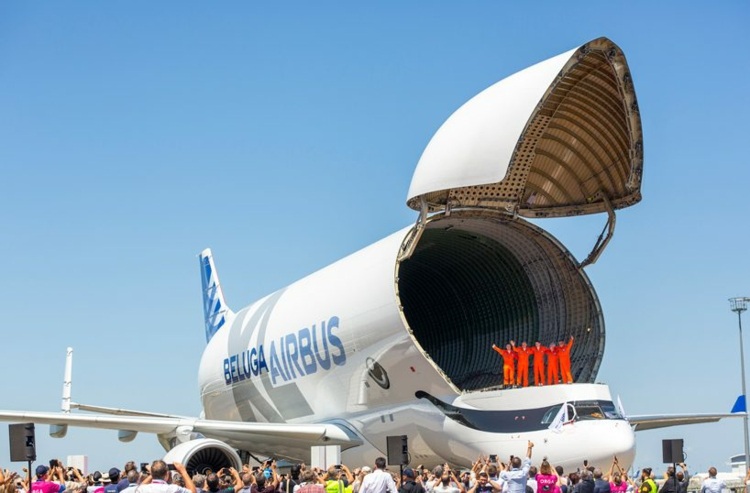 airbus beluga xl obrie lietadlo testovací let nákladný priestor