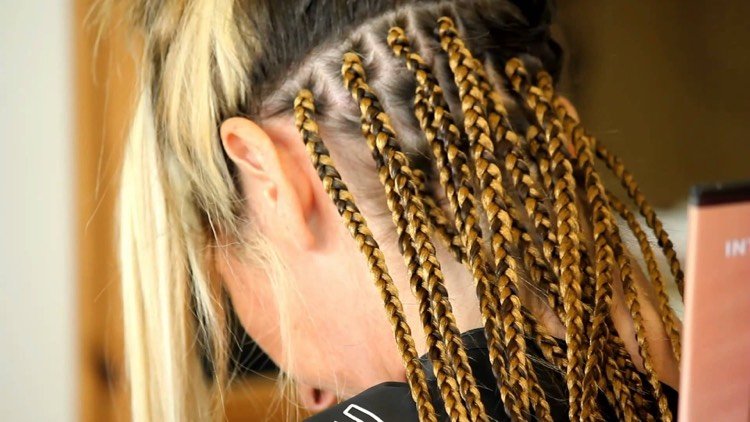 leto-trend-predlžovanie vlasov-kaukazský-box-vrkoče