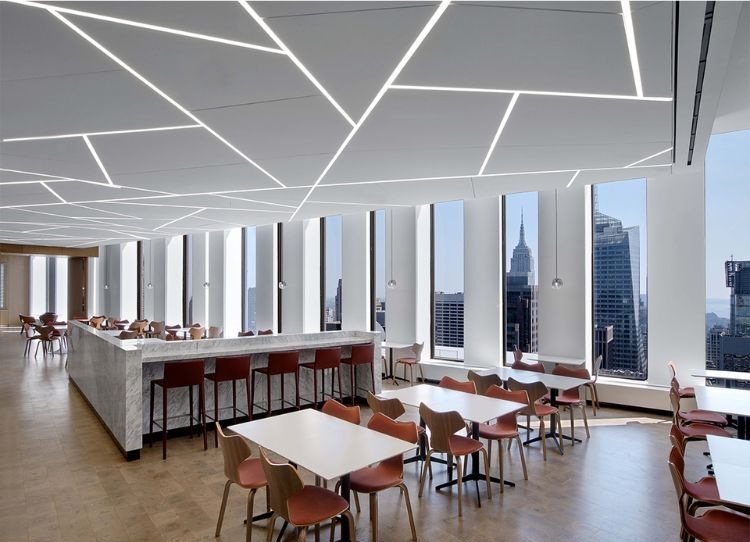 akustika stropné plachty moderný dizajn stropu kancelársky priestor led stropné osvetlenie dizajnový prvok stropné panely stropné systémy