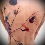 absztrakció a hátán - tetoválás akvarell fotó