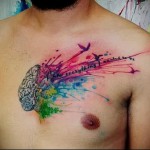 agy és madarak a mellkason - tetoválás akvarell fotó