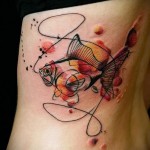 hal a horog oldalán - akvarell tetoválás fotó