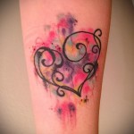 szív kéznél - tetoválás akvarell fotó