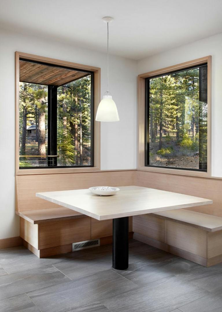 akcentová stena kamenná rohová kuchynská linka drevené obklady kamenná optika