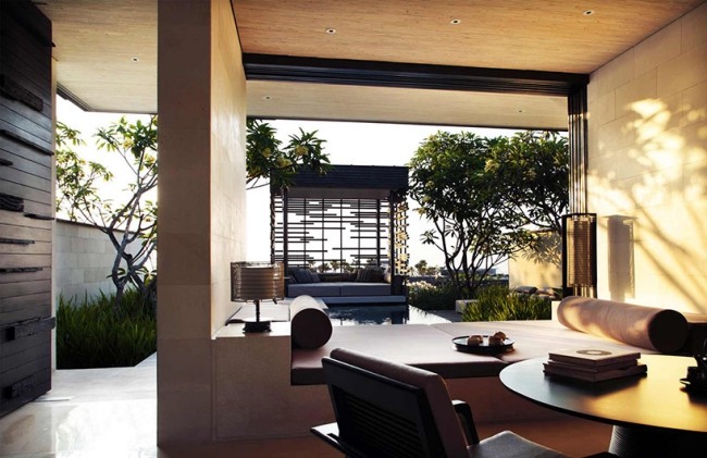 Dovolenkové vily Alila relaxujú vnútorné terasy