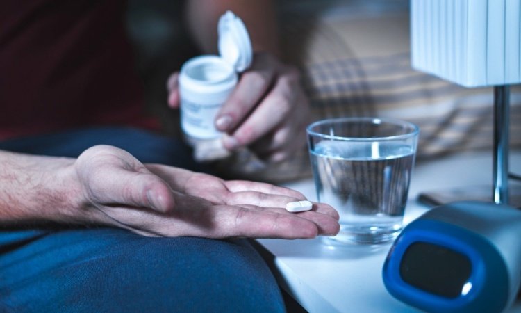 Alkohol a lieky, ako sú prášky na spanie alebo antidepresíva, predstavujú nebezpečnú zmes, ktorá môže byť životu nebezpečná