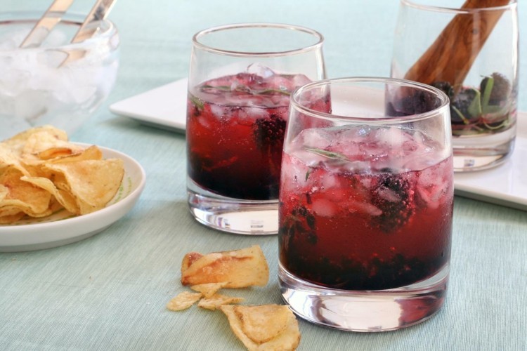 Bramble si pripravte vlastné ovocné koktaily Vyrobte si vlastné koktaily Bramble bez alkoholu